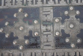Scatola in ebano e argento dal Maghreb
