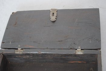 Scatola in ebano e argento dal Maghreb