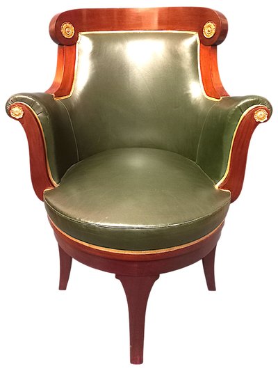 Large fauteuil de bureau garni de cuir