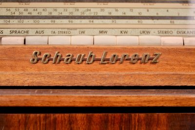 Mobile HiFi Schaub Lorenz vintage con due altoparlanti