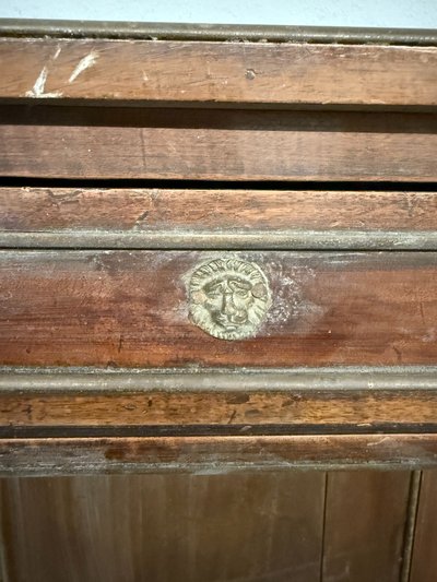 Console ancienne de style Empire en noyer, suspendue, XIXe siècle, 150 x 56 x 23 cm. Une pièce rare et ravissante.