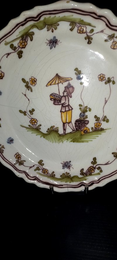 18th century earthenware plate from Moncaut