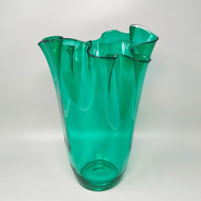 Vase « Fazzoletto » vert éclatant des années 1970, signé Michielotto, en verre de Murano. Fabriqué en Italie.