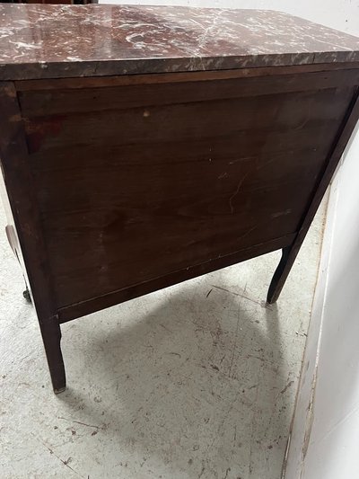 Commode a ressaut de style Transition en bois marqueté XX siècle