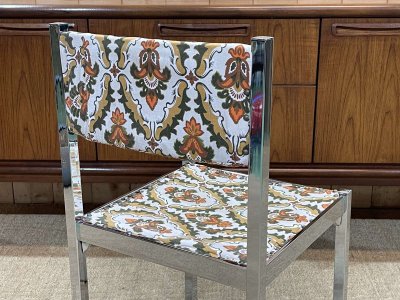 Paire de chaises chromées des années 70