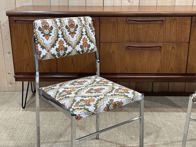Paire de chaises chromées des années 70