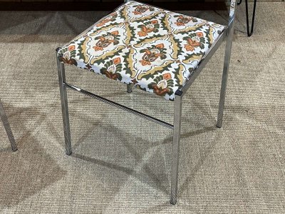 Paire de chaises chromées des années 70