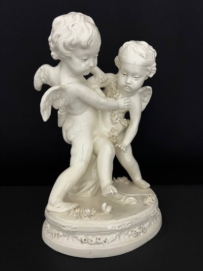 Gruppo in porcellana di Capodimonte – Due putti alati