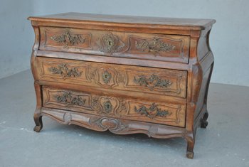 Commode Tombeau En Noyer époque XVIIIème
