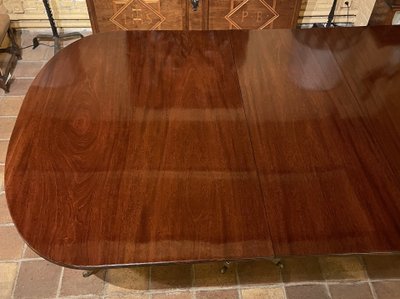 Englischer Mahagoni-Esstisch - 3 vierbeinig