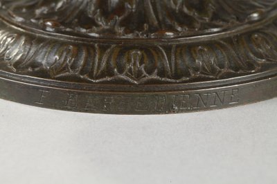 A covered bowl in patinated bronze Signed F.  Barbedienne