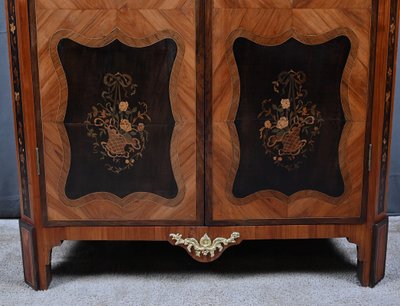 Display cabinet in marquetry of precious woods, Louis XV-Louis XVI Transition style – first half of the 19th century