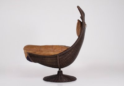 Fauteuil Pivotant en Rotin et Cuir par Gerard Van Den Berg