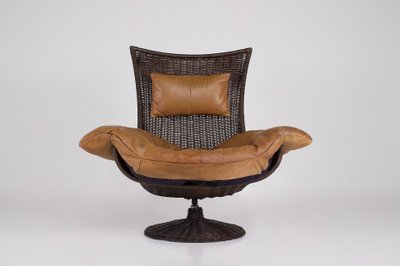 Fauteuil Pivotant en Rotin et Cuir par Gerard Van Den Berg
