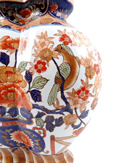 Early 20th century Chinese polychrome porcelain vase in the Imari style, in the shape of Polybius, signed Wan Li Chang