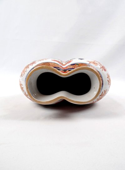 Early 20th century Chinese polychrome porcelain vase in the Imari style, in the shape of Polybius, signed Wan Li Chang
