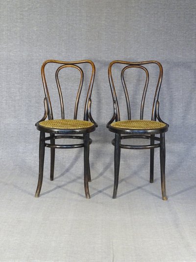 Two KOHN No. 48 chairs from 1890, "original condition," no. Thonet