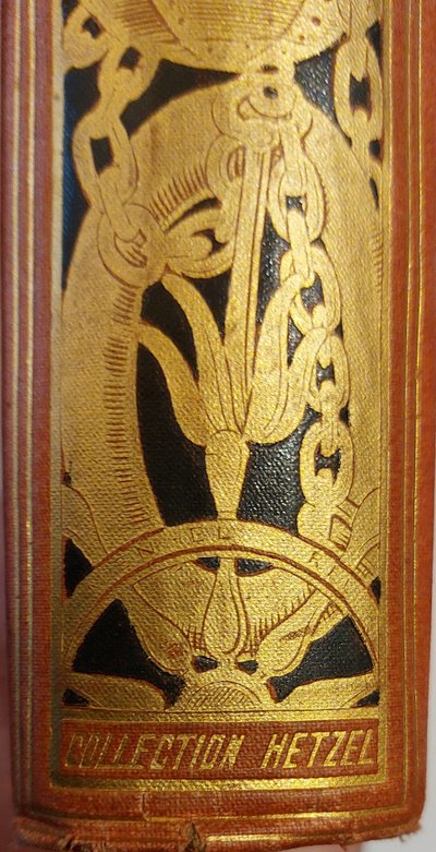 Jules Verne: 2 Bücher in Perkalineinband des Verlags, eines mit einem Elefanten und das andere mit einem Leuchtturm auf der Rückseite