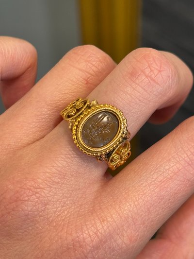 19th-century gold and intaglio agate ring
