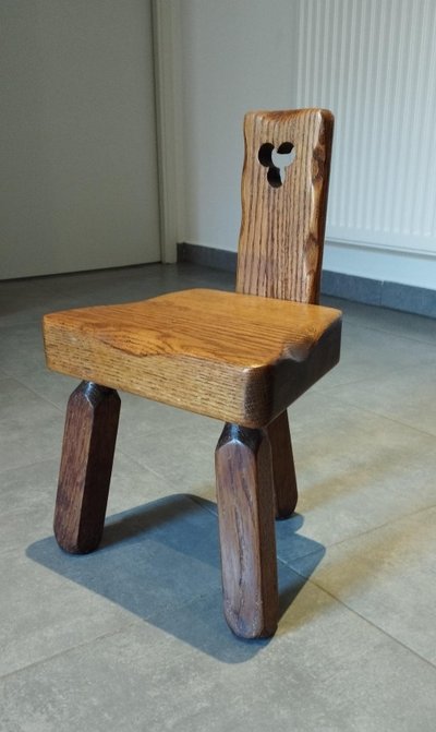 Tripod chair for children, brutalist chalet design