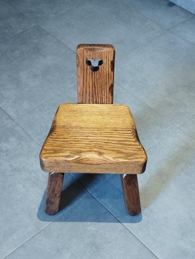 Tripod chair for children, brutalist chalet design