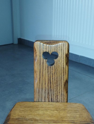 Tripod chair for children, brutalist chalet design