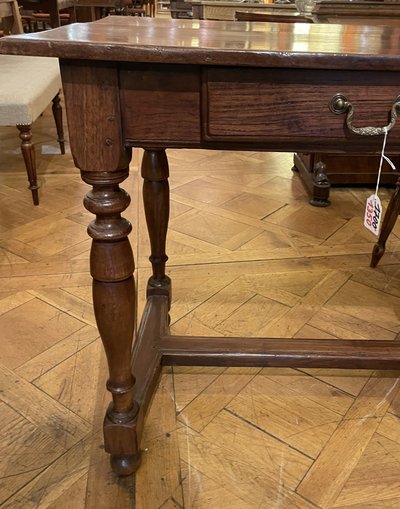 bureau en châtaignier du 19° siècle