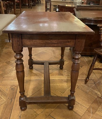 bureau en châtaignier du 19° siècle