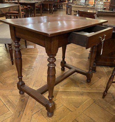 bureau en châtaignier du 19° siècle