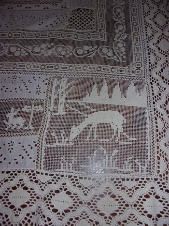 Small lace tablecloth from the end of the 19th century