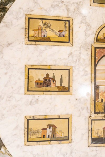 Ein kleiner Sockeltisch mit Intarsien aus Hartgestein und Marmor, Florenz, um 1810