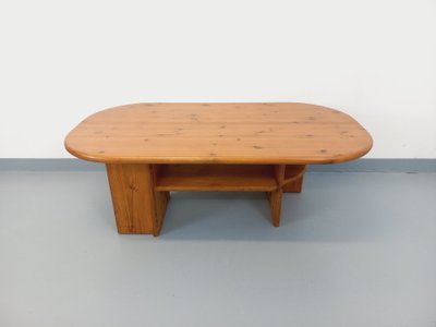 Vintage rectangular oval modernist coffee table in solid pine from the 1970s