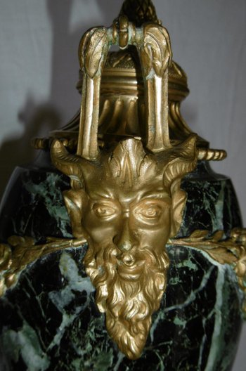 Ein Paar Marmorkochfelder mit Bronzemontierungen aus dem 19.