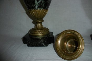 Ein Paar Marmorkochfelder mit Bronzemontierungen aus dem 19.