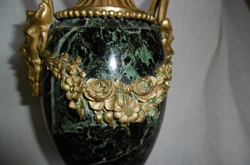 Ein Paar Marmorkochfelder mit Bronzemontierungen aus dem 19.