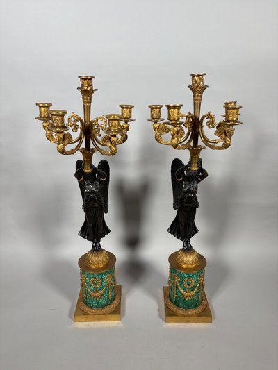 Paire de candélabres aux Victoires ailées Attribués à Pierre-Philippe Thomire (1751-1843) 