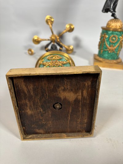 Paire de candélabres aux Victoires ailées Attribués à Pierre-Philippe Thomire (1751-1843) 