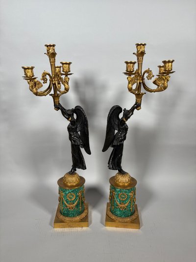Paire de candélabres aux Victoires ailées Attribués à Pierre-Philippe Thomire (1751-1843) 