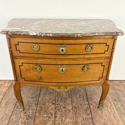 Petite commode sauteuse d'époque Transition