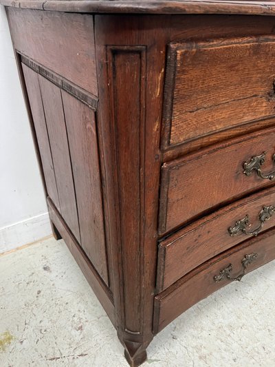 Kommode im Stil Louis XV aus massiver Eiche, 18. Jahrhundert