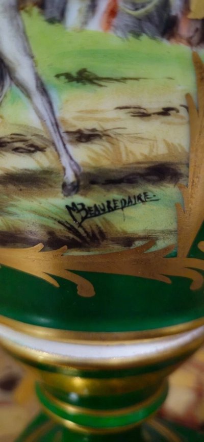 Decorative vase in green and gold porcelain – Napoleon I style – H 32 cm