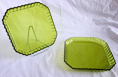 Saint Louis - pair of Mousse green crystal trays (charteuse green)