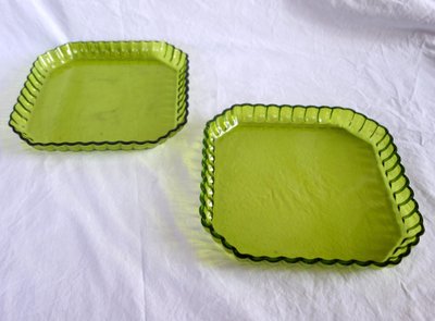 Saint Louis - pair of Mousse green crystal trays (charteuse green)