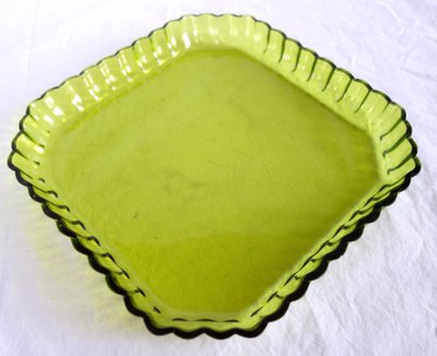Saint Louis - pair of Mousse green crystal trays (charteuse green)