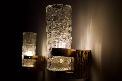 Brutalistische Wandleuchten aus massivem Messing