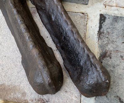 Androni zoomorfi in ghisa < Leoni> Fiandre XVI secolo