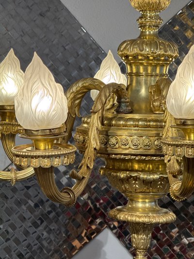 Monumental Lustre en bronze ciselé doré XIXe Époque Napoléon III Style Empire
