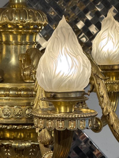 Monumental Lustre en bronze ciselé doré XIXe Époque Napoléon III Style Empire