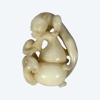 Chine  XIXeme siecle Sculpture en Jade Néphrite Blanc Laiteux Céladon