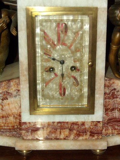 Grande Pendule Et Cassolettes En Marbre, époque Début 20ème, Art Déco.